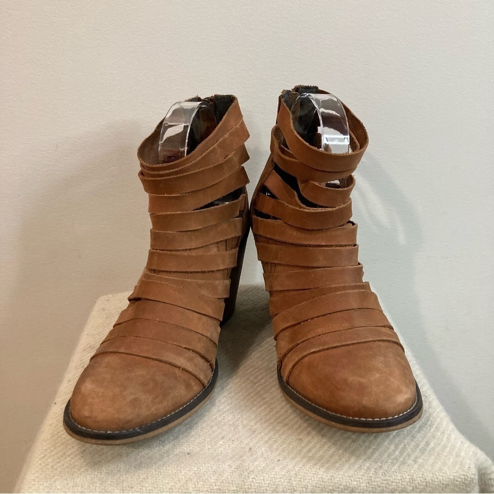 FREE PEOPLE SZ 38 Hybrid Stacked Heel Strappy Back Zipper Ankle Boots Booties - Picture 2 of 11